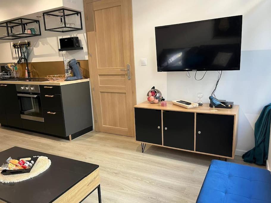 - New - Le Cherblue - Wifi / Netflix